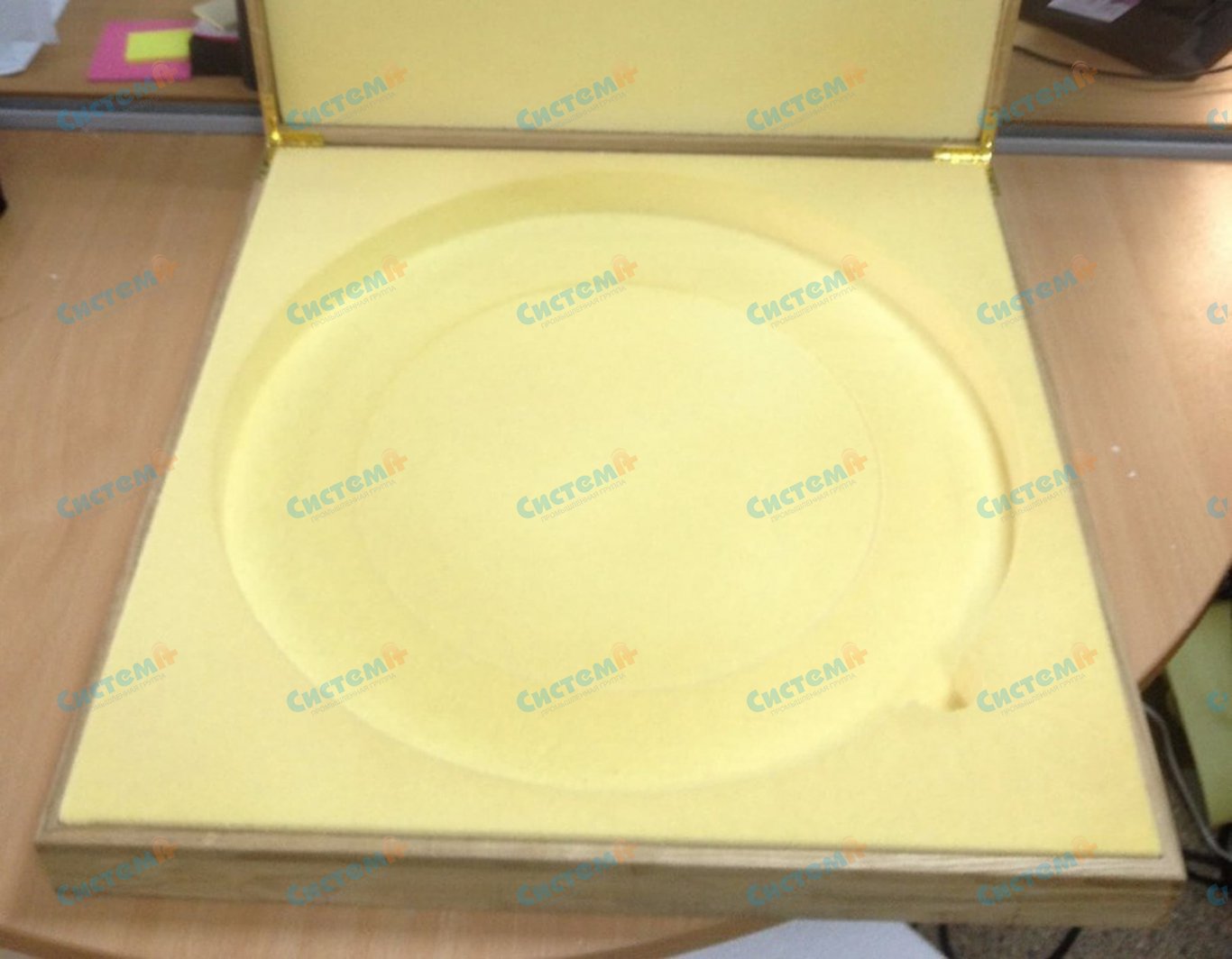 Комбинированная упаковка для хранения и презентации фарфоровой посуды